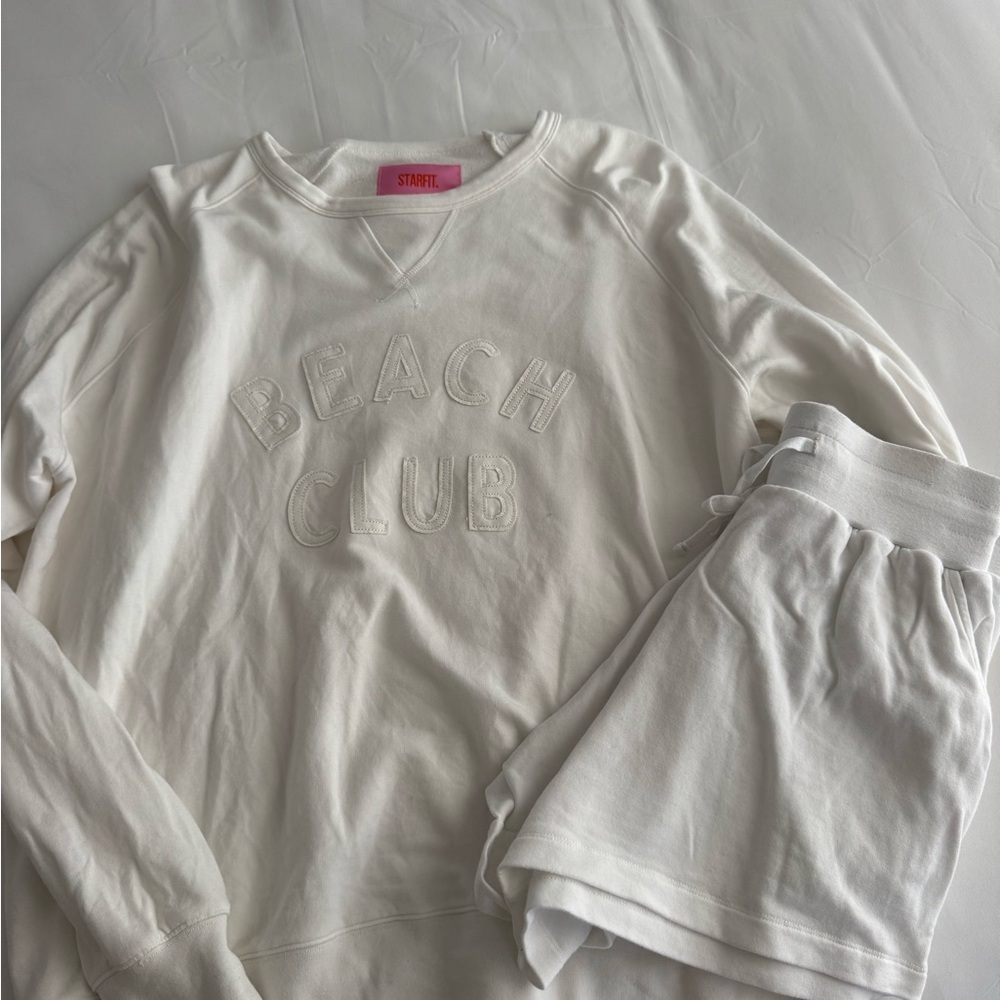 Starfit White Women's Sweatshirt & Shorts Set
